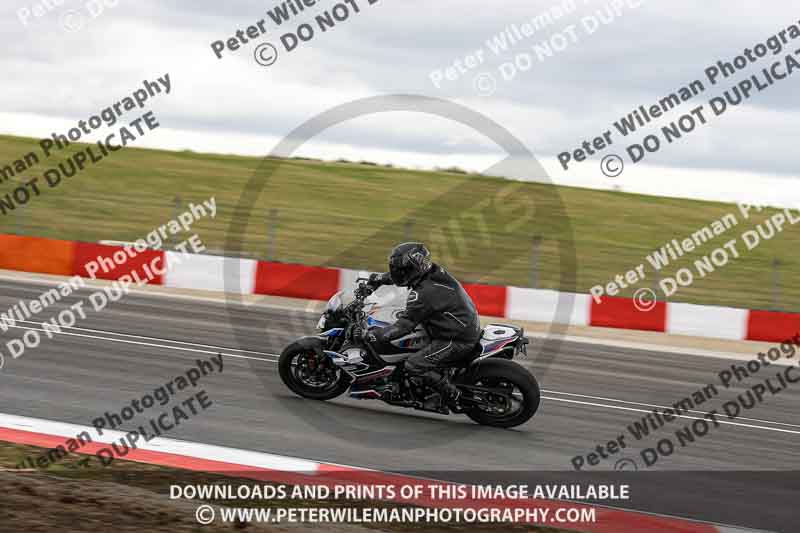 cadwell no limits trackday;cadwell park;cadwell park photographs;cadwell trackday photographs;enduro digital images;event digital images;eventdigitalimages;navarra;no limits trackdays;peter wileman photography;racing digital images;trackday digital images;trackday photos